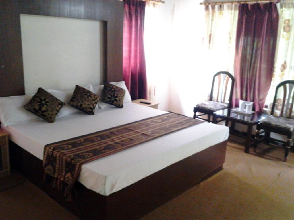 Hotel Arsh International Nainital Zewnętrze zdjęcie