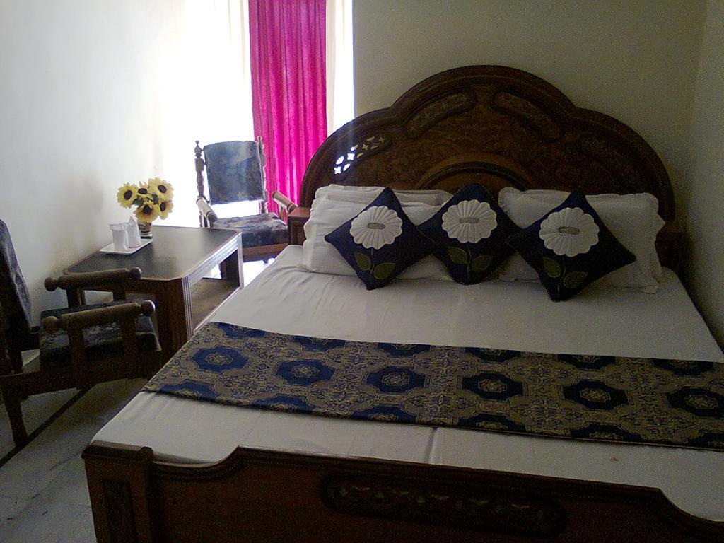 Hotel Arsh International Nainital Pokój zdjęcie