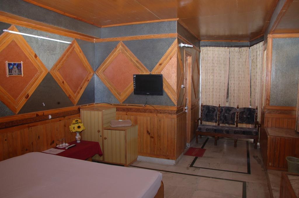 Hotel Arsh International Nainital Zewnętrze zdjęcie