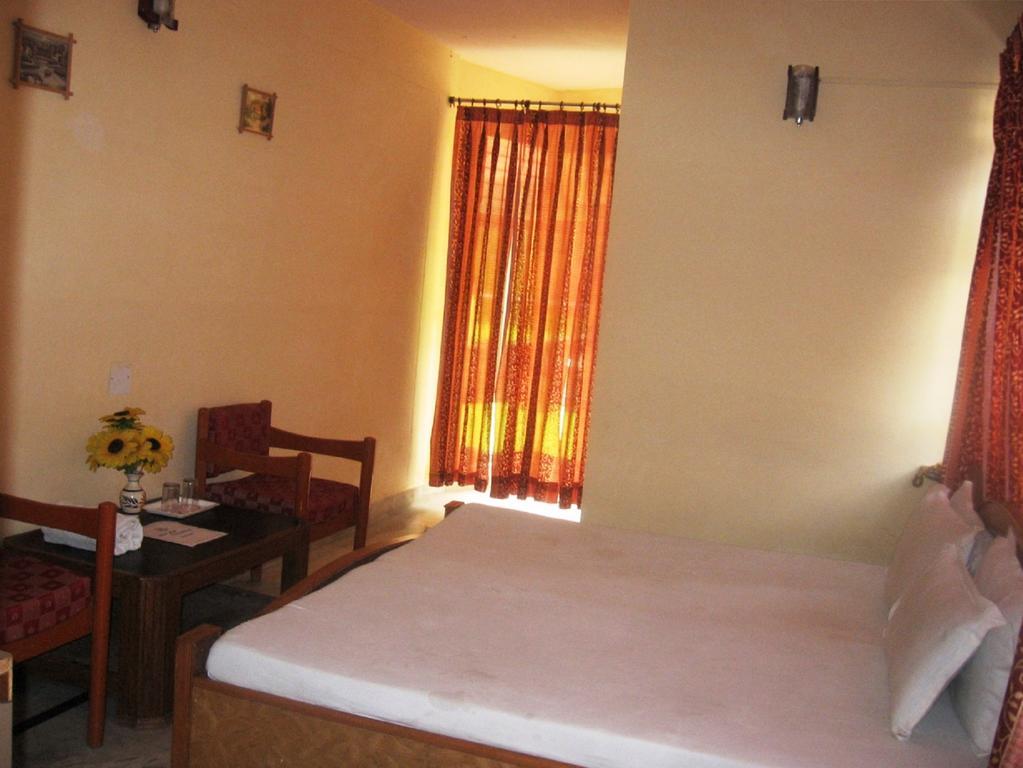 Hotel Arsh International Nainital Pokój zdjęcie