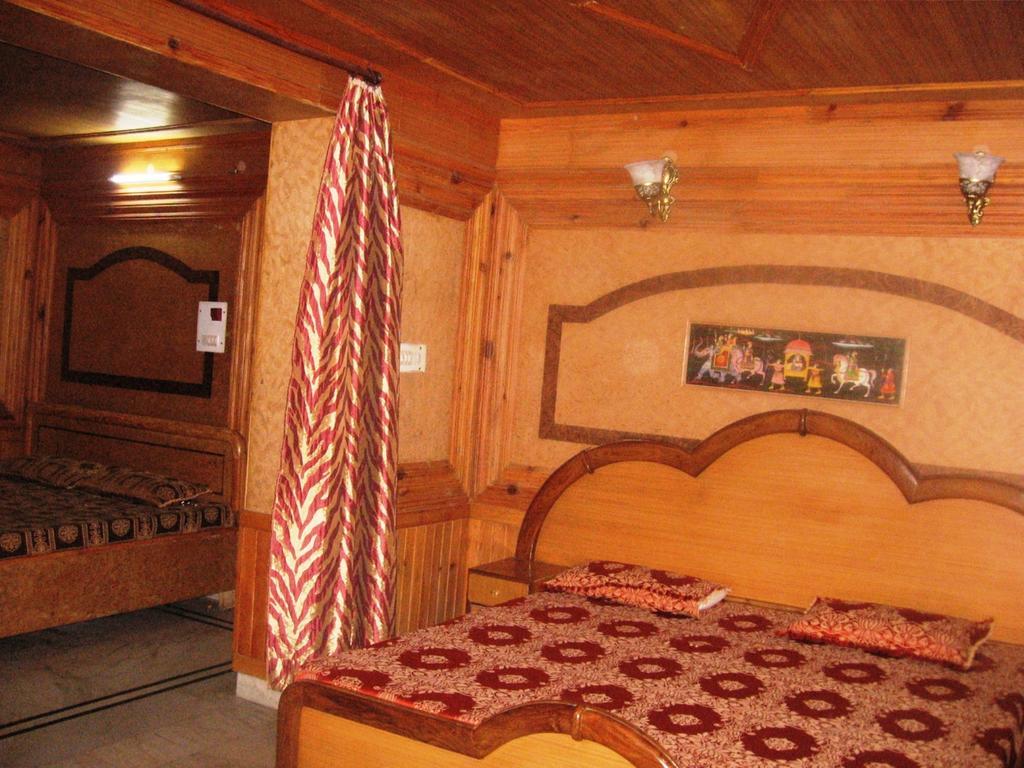 Hotel Arsh International Nainital Zewnętrze zdjęcie