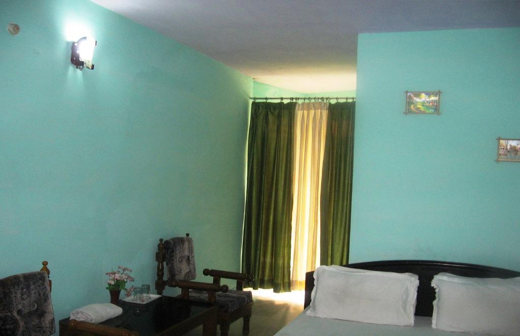 Hotel Arsh International Nainital Pokój zdjęcie