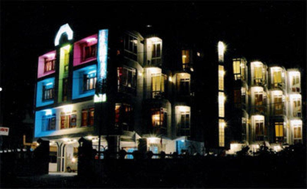 Hotel Arsh International Nainital Zewnętrze zdjęcie